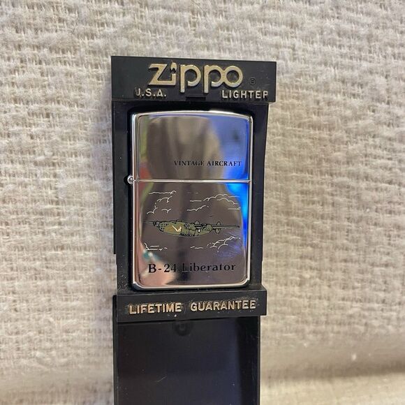 Zippo‎ Lighter 1997 Vintage AircraftB-24 LIBERATOR Silver Toned Brand New